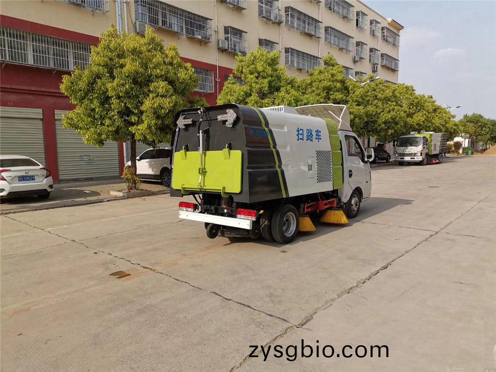 國六0.5方水 1.5方塵東(dong)風途(tu)逸 掃路車(che)